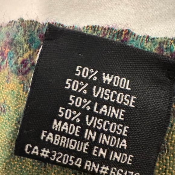 Gorgeous wool & viscose boho print beaded wrap scarf or shawl. Blues, orange red - Picture 8 of 9